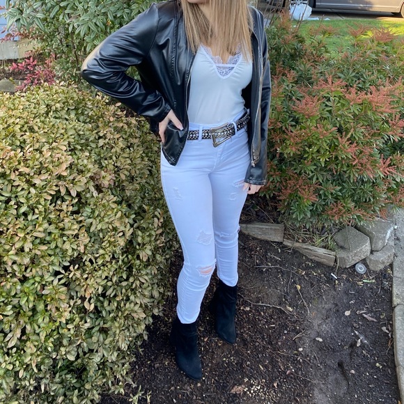 Sexy❤️New red deep V-neck camisoles - Picture 2 of 2